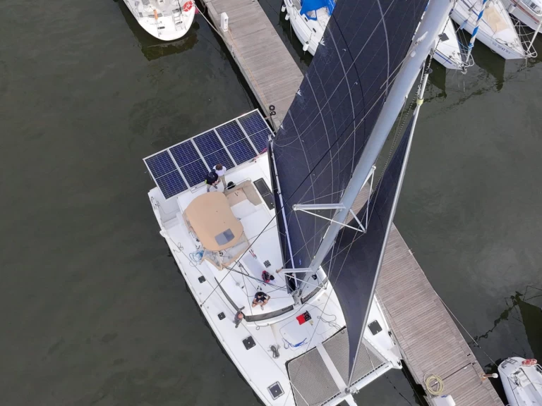 Catamaran rental in Port-de-Bouc - Fountaine Pajot Helia 44