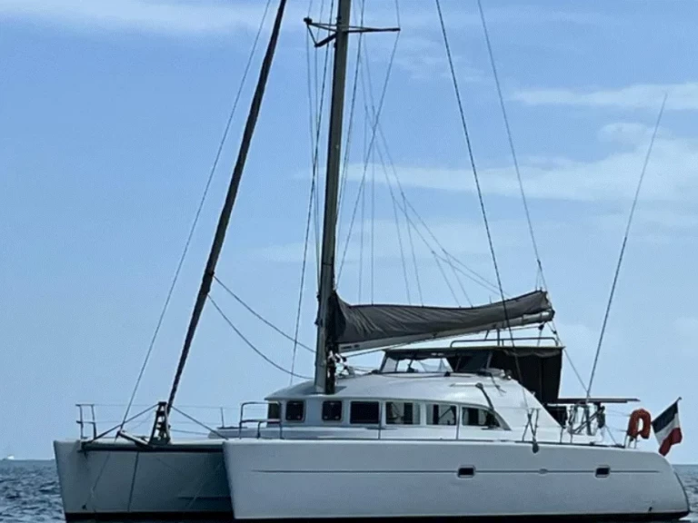 Bareboat Rental Catamaran Lagoon with a boat licence