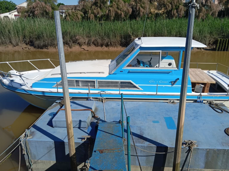 Guy Couach 920 charter bareboat or captained in  Valeyrac