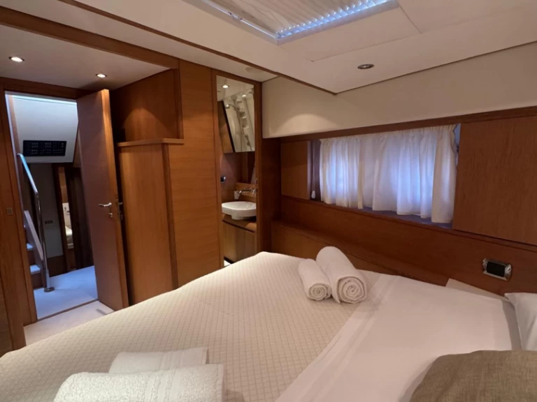 Luxury Yacht rental with or without captain Aicon Capo d'Orlando Porto