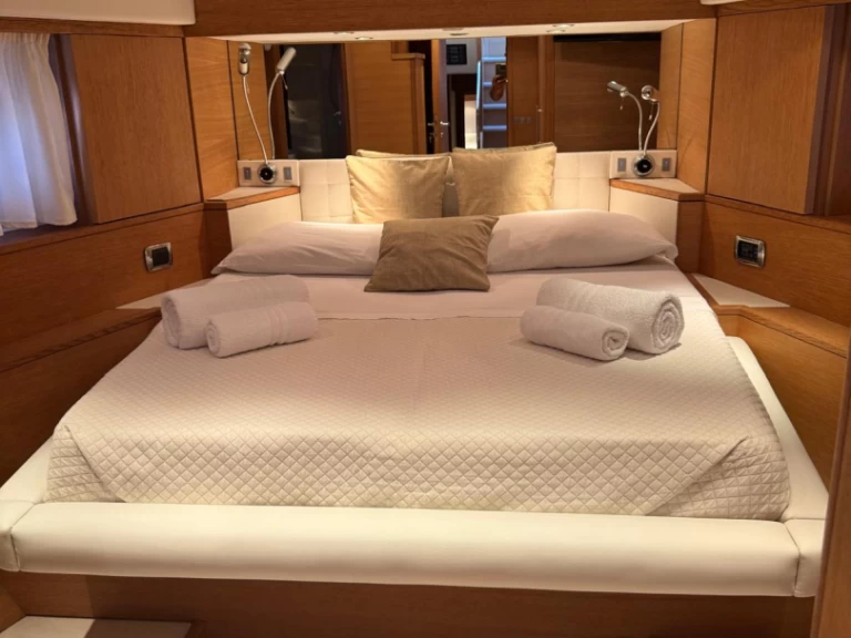 Luxury Yacht for rent Capo d'Orlando Porto at the best price