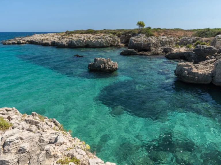 Bareboat Rental Motorboat Megamar with a boat licence