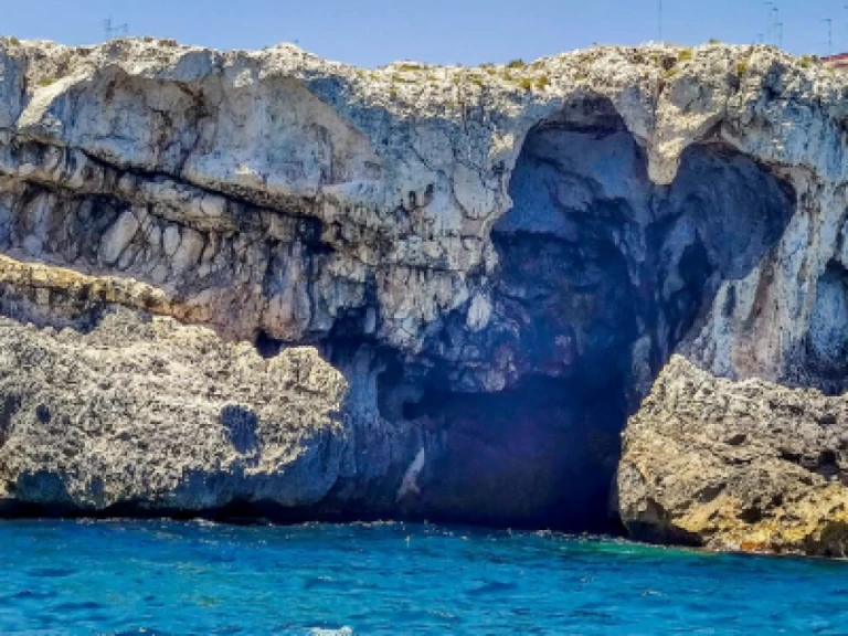 Motorboat for rent Siracusa at the best price