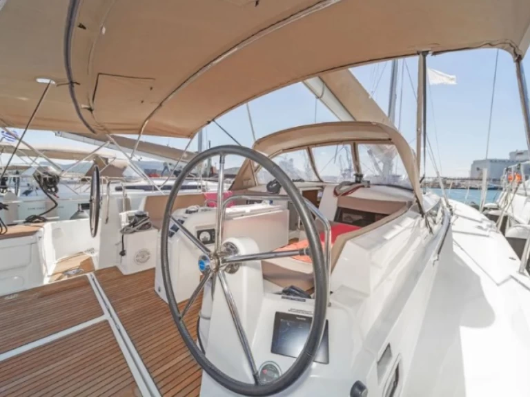 Sailboat for rent Préveza at the best price