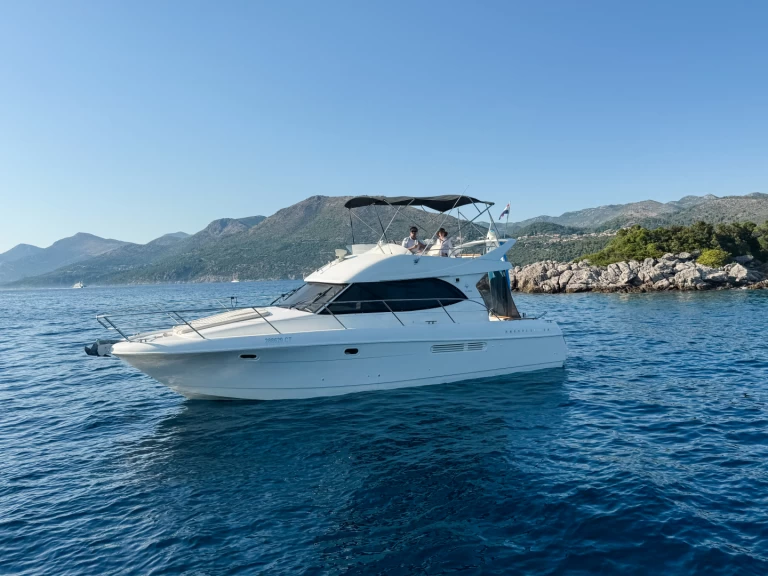 Yacht charter Dubrovnik cheap Prestige 36 Fly