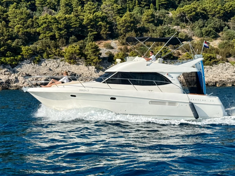 Jeanneau Prestige 36 Fly in Dubrovnik on SamBoat