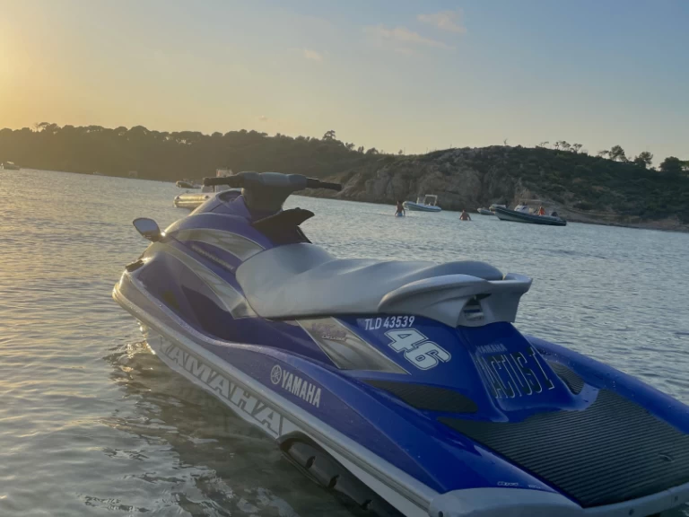 Rent a Yamaha vx Vx La Londe-les-Maures