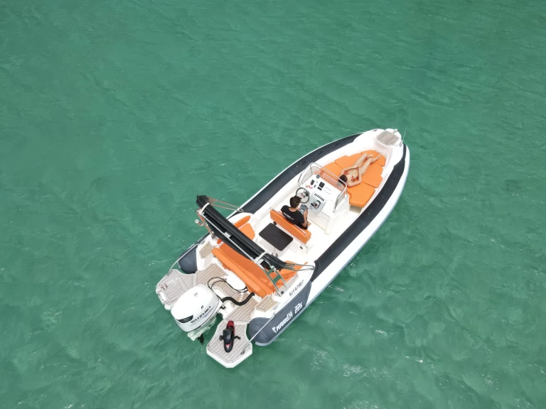 Boat rental Marlin Boat Marlin Boat 226 FB in Porto-Vecchio on Samboat