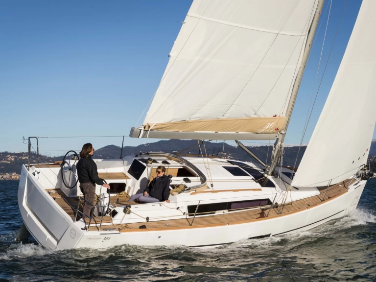 Sailboat rental in Bandol - 3 DUFOUR 310 GL