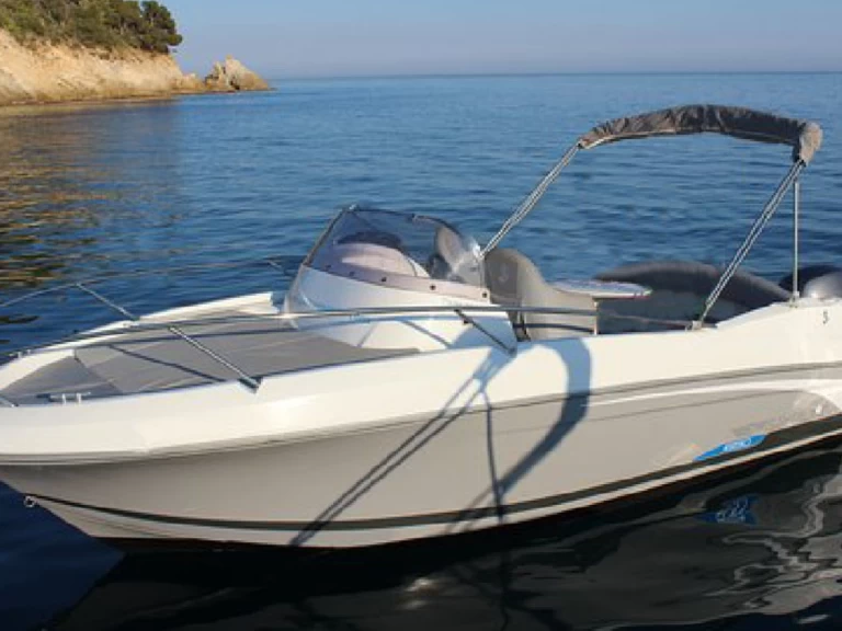 Motorboat rental with or without captain Bénéteau Mandelieu-la-Napoule