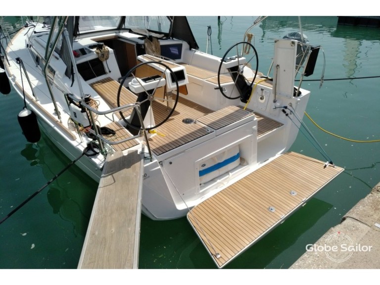 Boat rental Dufour Dufour 360 Grand Large in Sant Antoni de Portmany on Samboat