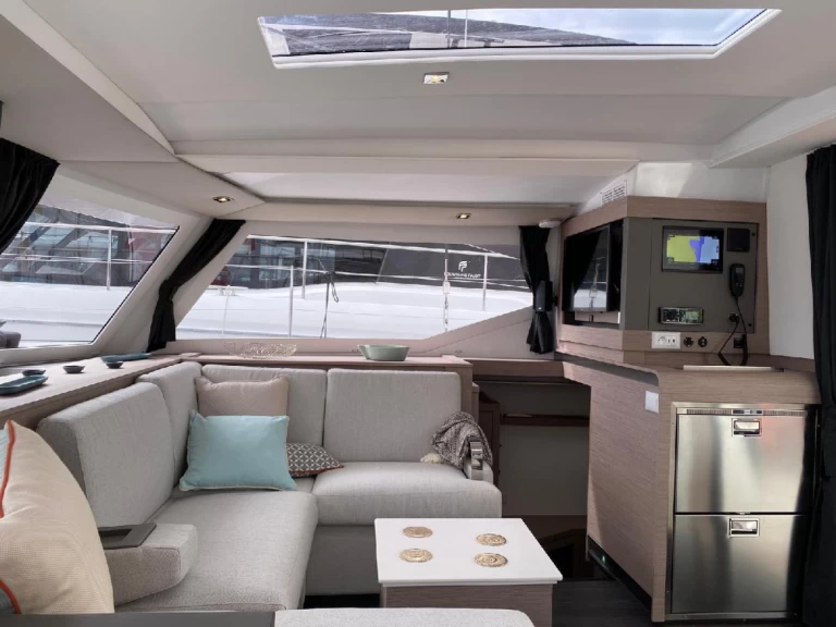 Yacht charter Sant Antoni de Portmany cheap Isla 40