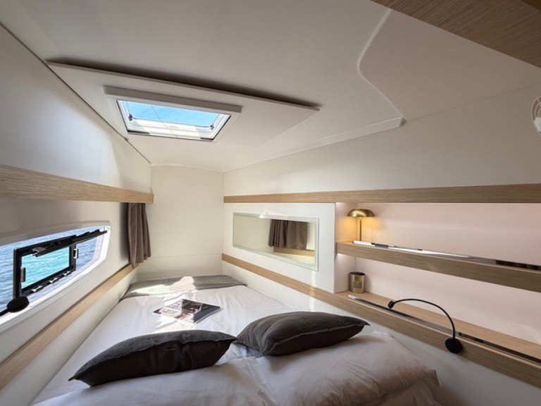 Catamaran rental in Sant Antoni de Portmany - Fountaine Pajot Isla 40