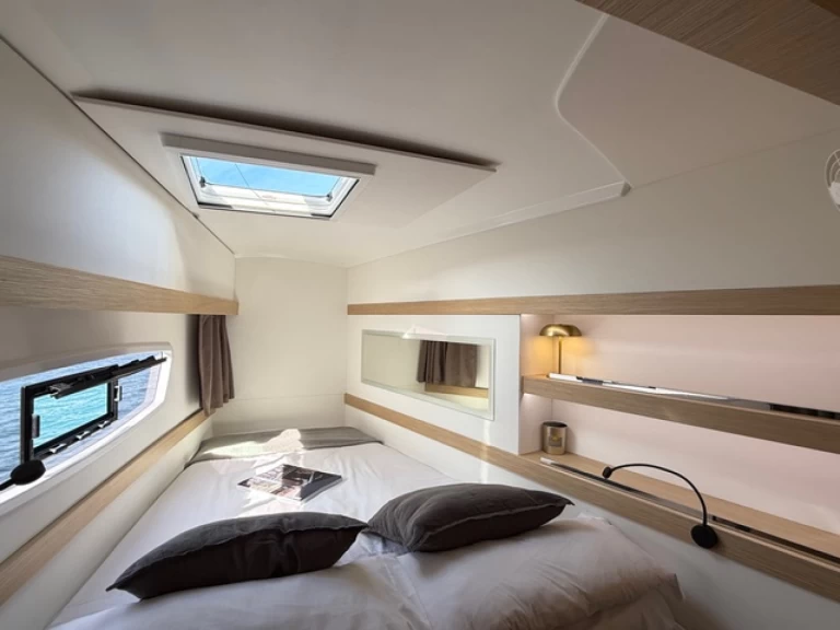 Catamaran rental in Sant Antoni de Portmany - Fountaine Pajot Isla 40