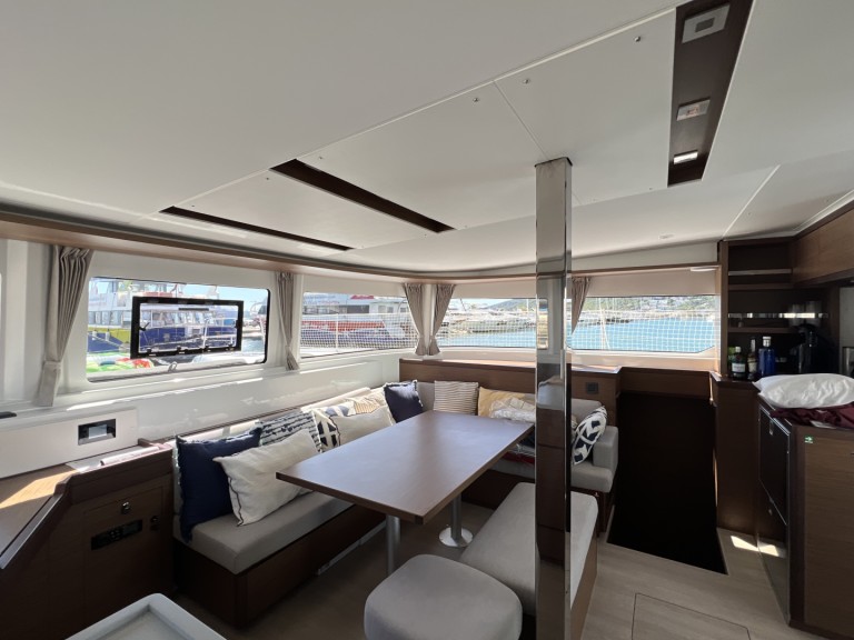 Catamaran rental in Sant Antoni de Portmany - Lagoon Lagoon 46