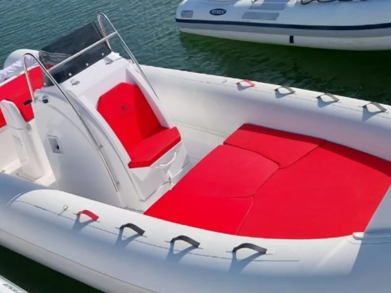 Yacht charter Porto Siracusa cheap 23