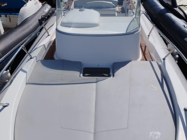 Yacht charter Porto-Vecchio cheap Tempest 900 WA