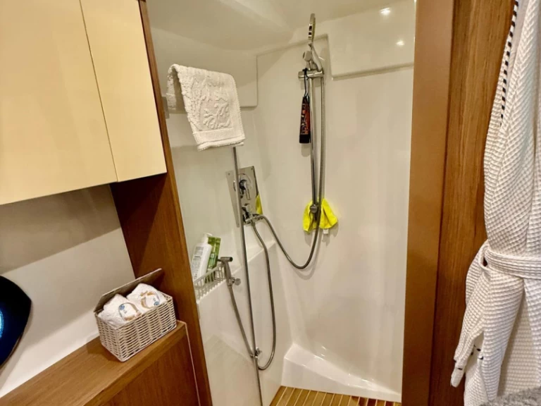 Motorboat for rent Porto Badino at the best price