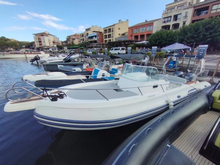 Boat rental Capelli Tempest 900 WA in Porto-Vecchio on Samboat