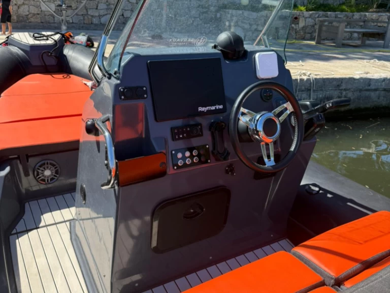 Rent a Zodiac Medline 6.8 Les Sables-d'Olonne