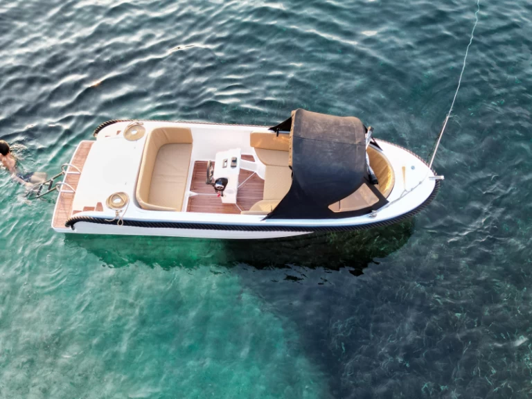 Boat rental BRB 555 tenders in Mandelieu-la-Napoule on Samboat