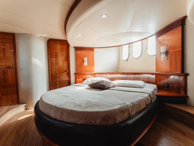 Yacht charter Cartagena cheap Azimut 62