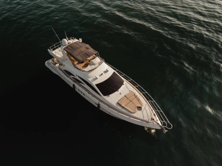 Luxury Yacht rental in Cartagena - Azimut Azimut 62
