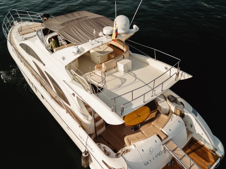 Bareboat Rental Luxury Yacht Azimut with a boat licence