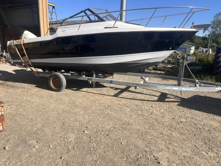 Motorboat rental with or without captain Bayliner Perros-Guirec