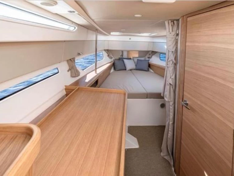 Motorboat for rent Ajaccio at the best price