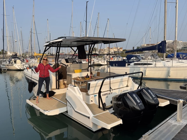 Yacht charter Port Bourgenay cheap Flyer 9