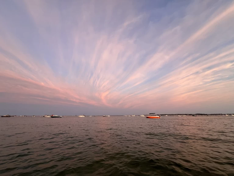 Yacht charter Arcachon cheap E21