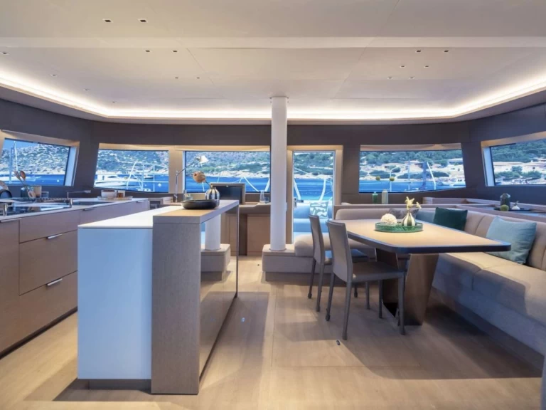 Rent a Lagoon Lady Ros&eacute; (Lagoon Sixty 5) Saint Vincent and the Grenadines