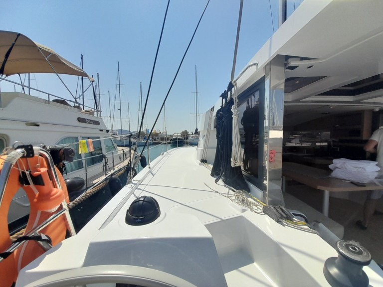 Catamaran for rent Lefkáda at the best price
