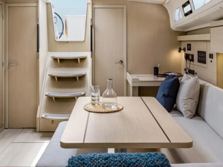 Sailboat rental in Le Marin - Bénéteau Oceanis 41