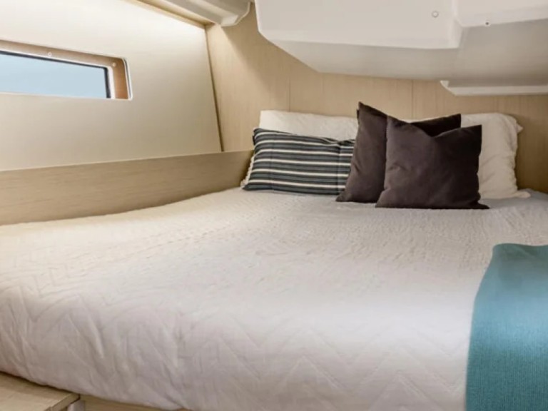 Boat rental Bénéteau Oceanis 41 in Le Marin on Samboat