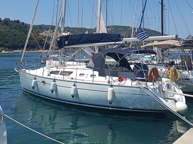Sailboat rental with or without captain Jeanneau Nikiána