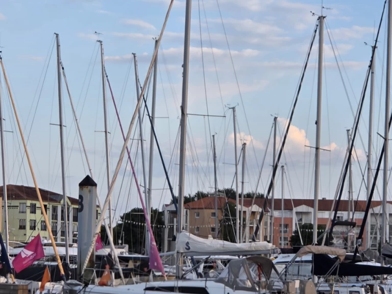 Bareboat Rental Sailboat Bénéteau with a boat licence