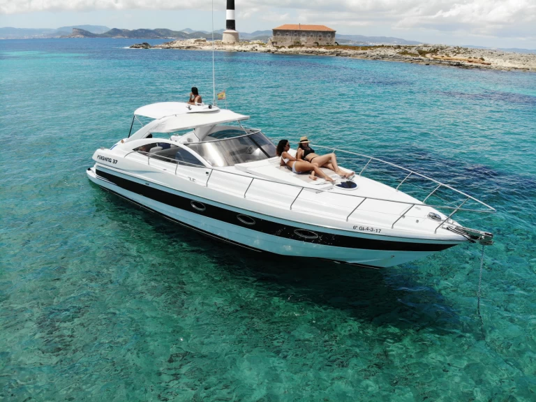 Pershing Pershing 37 in Ibiza Town on SamBoat