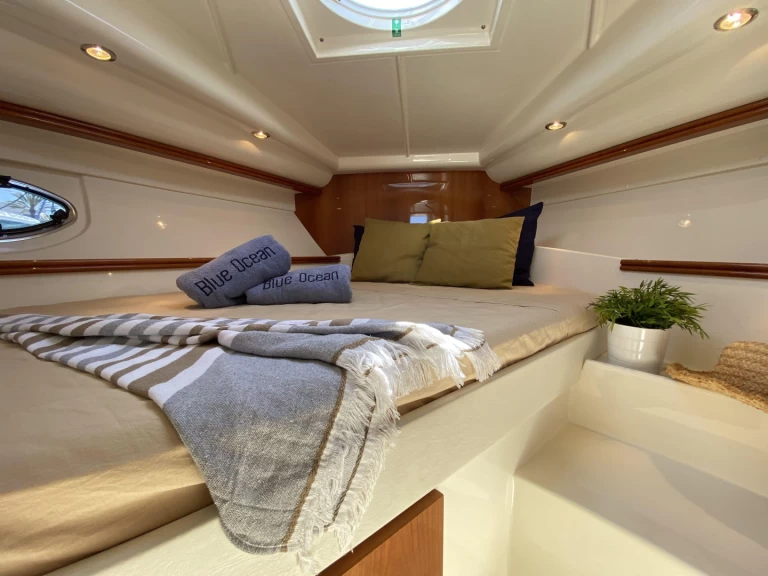 Boat rental Pershing Pershing 37 in Ibiza Town on Samboat