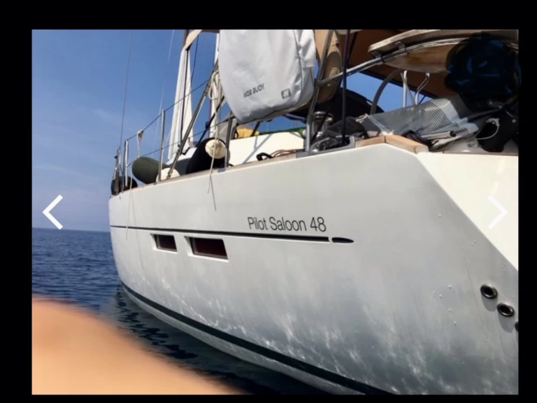 Bareboat Rental Sailboat Wauquiez with a boat licence