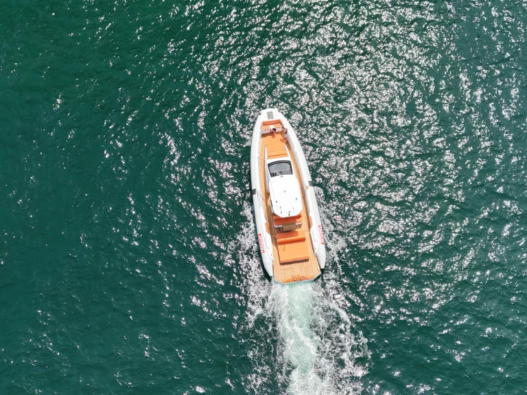 Pirelli 42 EFB in Naples on SamBoat