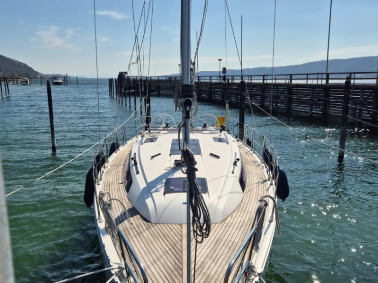 Bareboat Rental Sailboat Bavaria with a boat licence