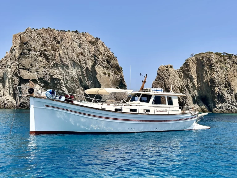 Motorboat rental in Ponza - Menorquin-Yachts Menorquin 150