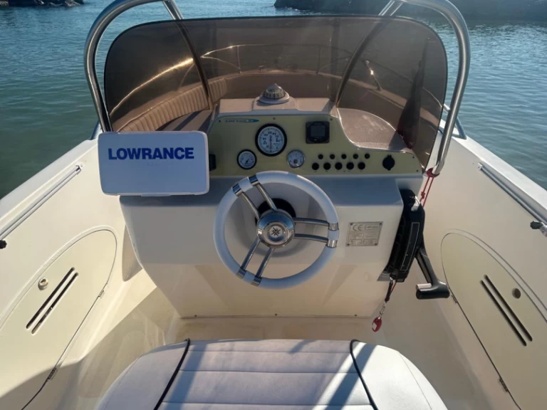 Motorboat rental with or without captain Mano Marine Porto San Giorgio