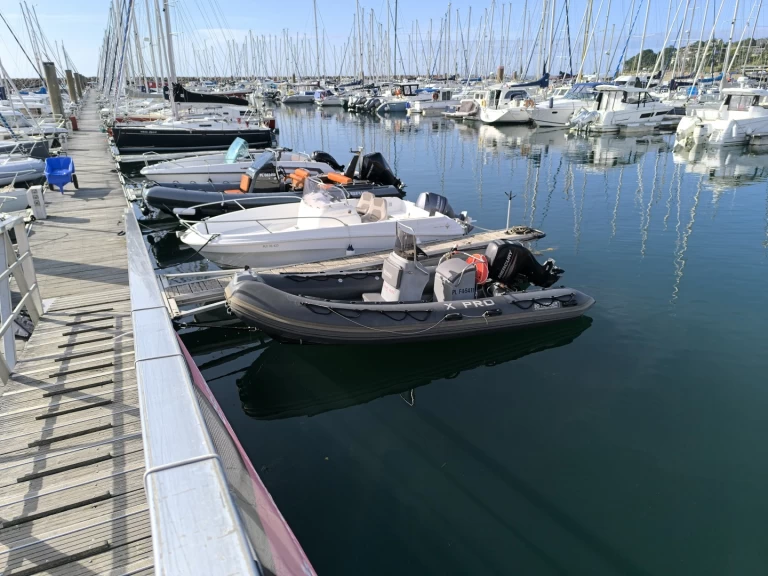 Bareboat Rental RIB 3dtender with a boat licence