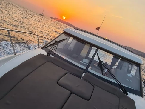 Motorboat rental in Gżira - Jeanneau NC 11