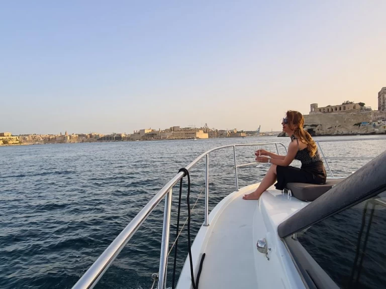 Bareboat Rental Motorboat Jeanneau with a boat licence