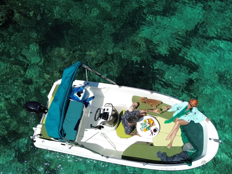 Yacht charter Sant Antoni de Portmany cheap 495