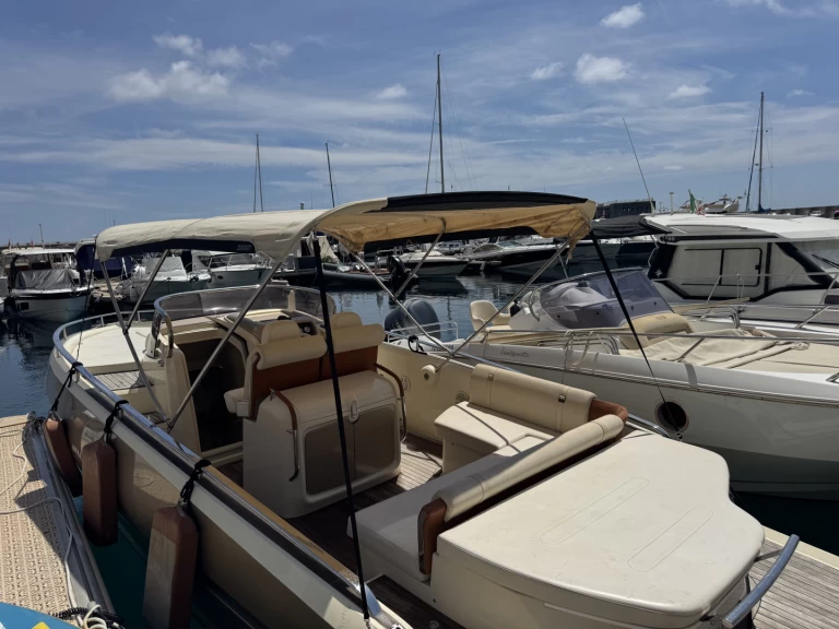 Invictus  Invictus 280 TT charter bareboat or captained in  Roquebrune-Cap-Martin